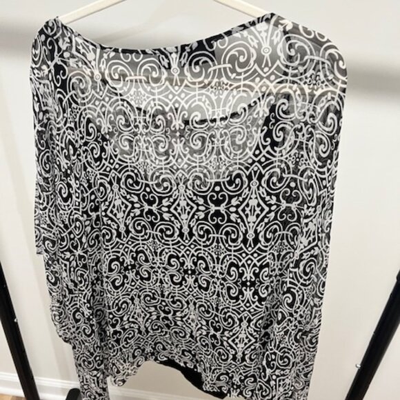 Monochrome Grace Sheer Top - Picture 4 of 7